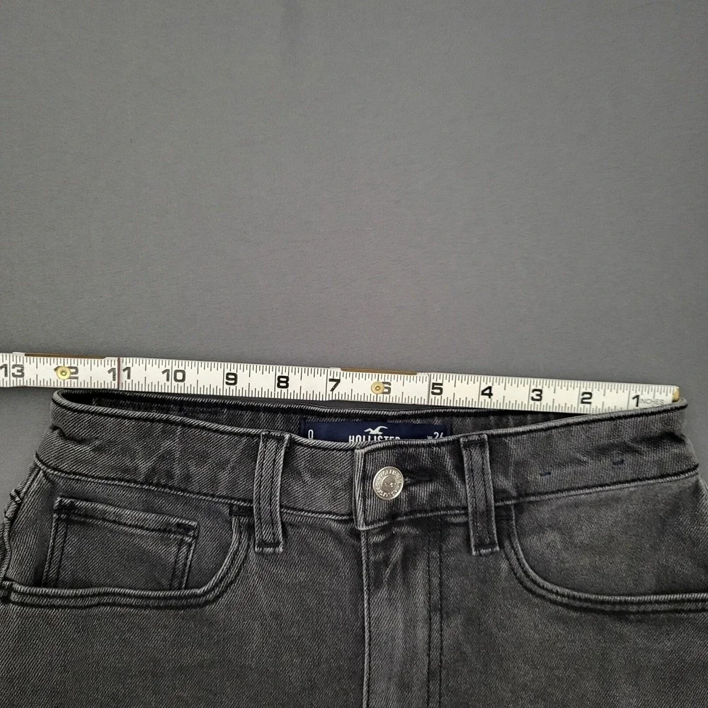 Hollister Ultra High-Rise‎ Mom Shorts Black Wash Vintage Stretch Sz 0 W24 Frayed